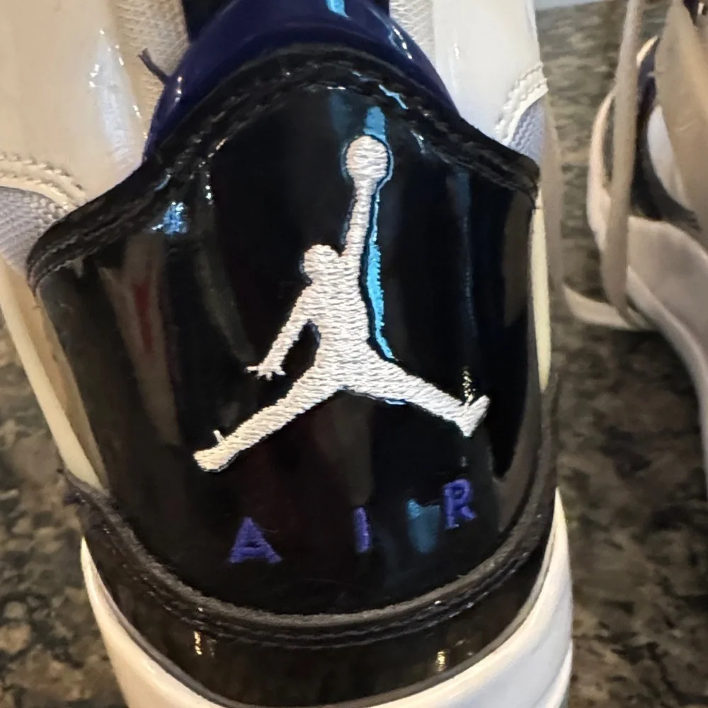 Jordan Men’s Black and White High-Top flight 45 Sneakers 8